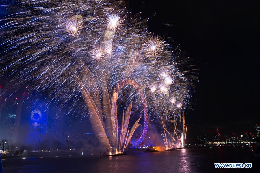 BRITAIN-LONDON-NEW YEAR-FIREWORKS