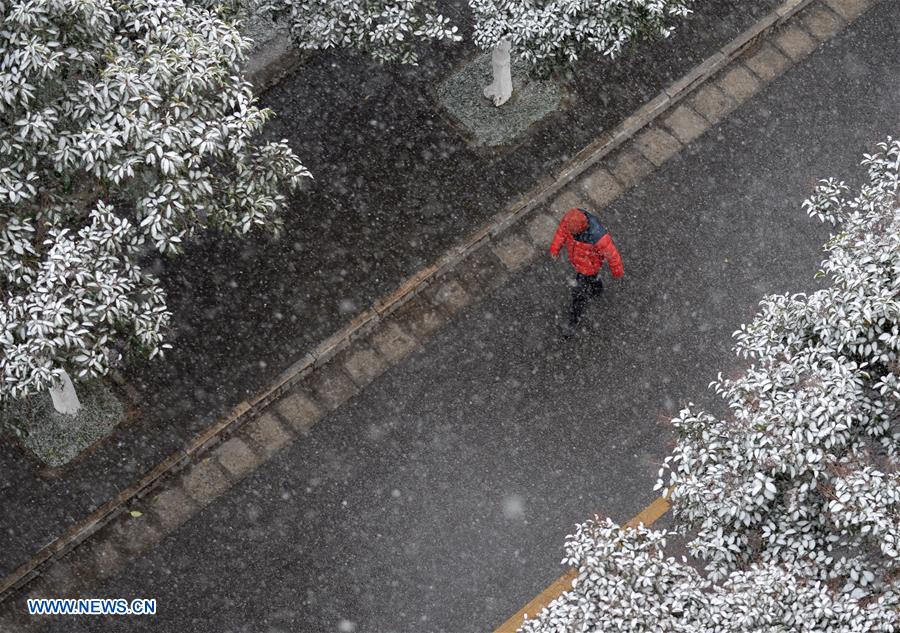 CHINA-SHAANXI-XI'AN-SNOWFALL(CN)