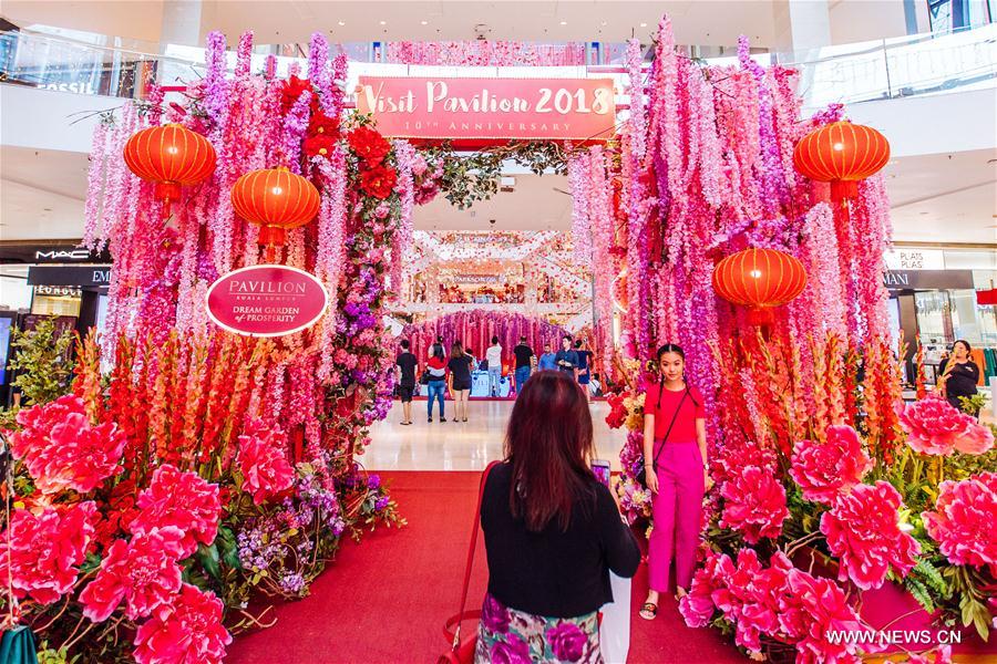 MALAYSIA-KUALA LUMPUR-CHINESE NEW YEAR-DECORATION