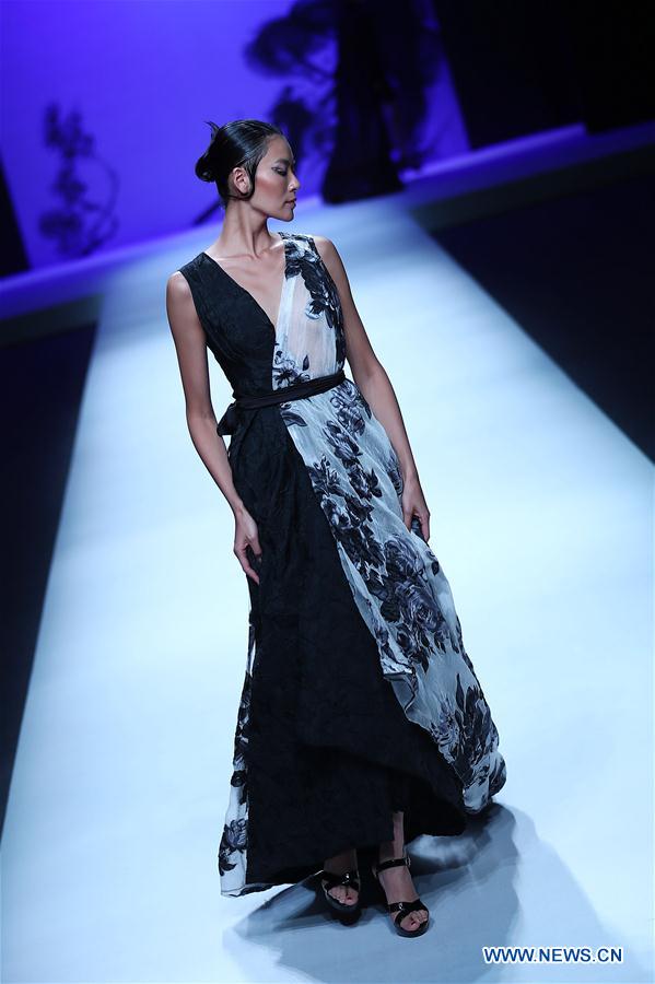 CHINA-BEIJING-FASHION WEEK-HAO WEIMIN (CN)