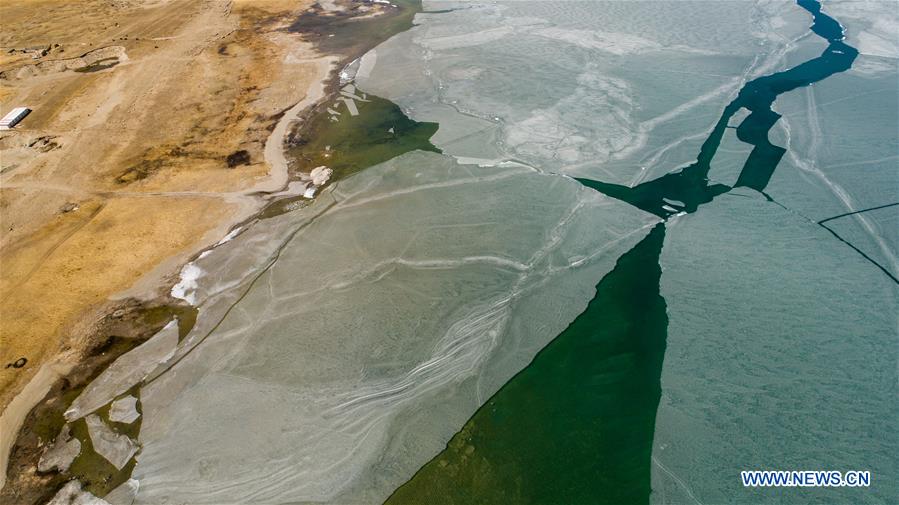 CHINA-ENVIRONMENT-QINGHAI LAKE-SPRING THAW (CN)