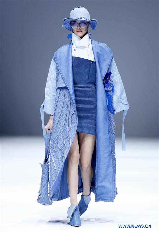 CHINA-BEIJING-GRADUATE FASHION SHOW (CN)