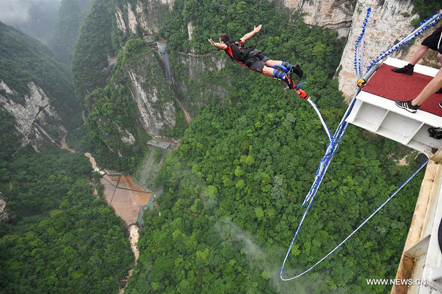 #CHINA-HUNAN-ZHANGJIAJIE-BUNGEE JUMPING (CN)