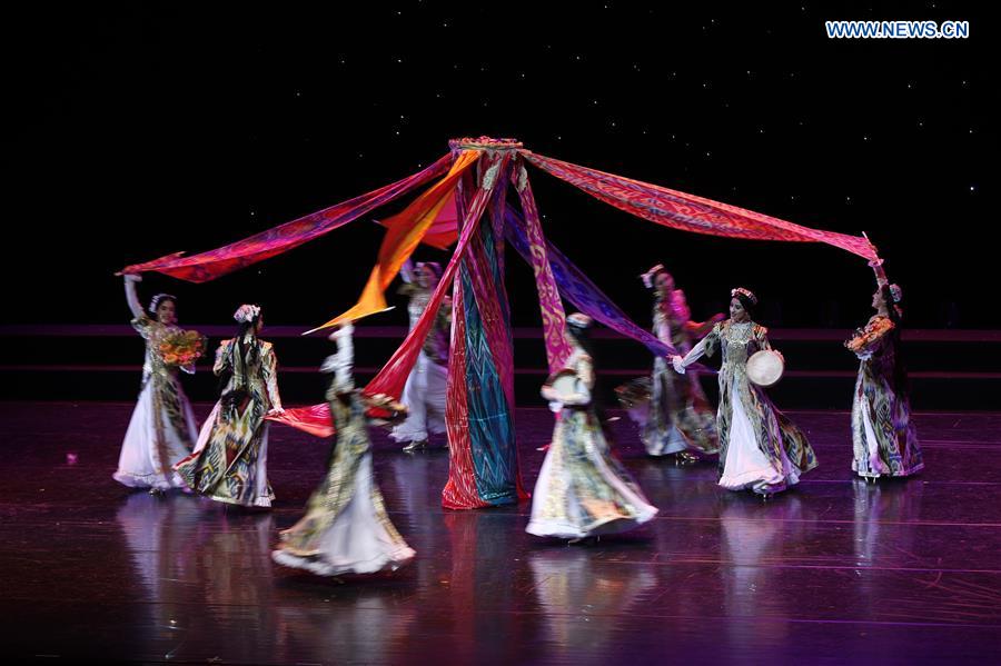 CHINA-BEIJING-SCO ART FESTIVAL-FOLK DANCE-SHOW (CN)