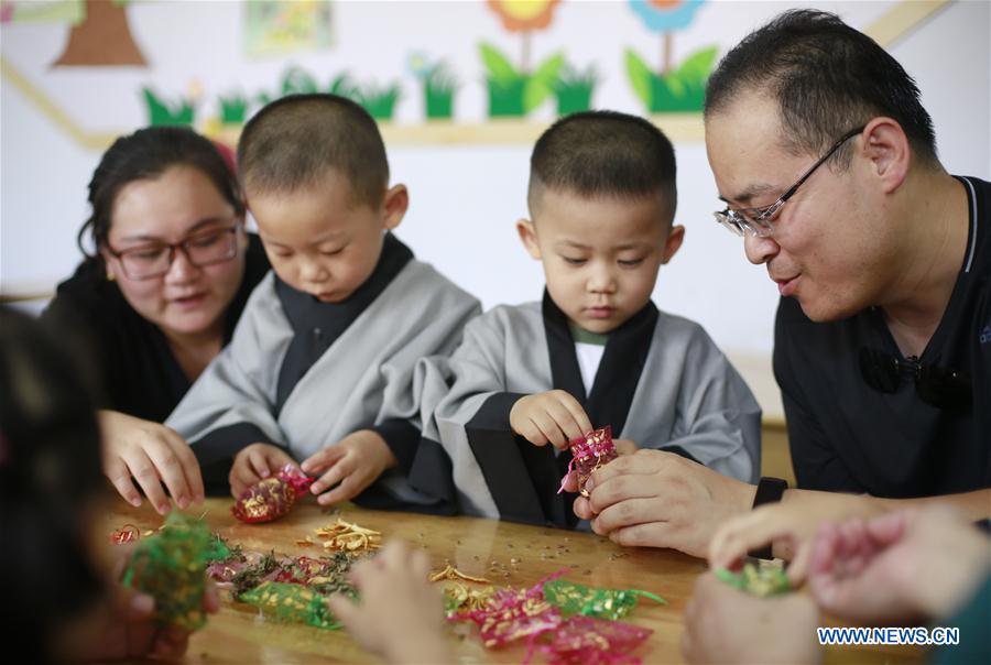 CHINA-HEBEI-DRAGON BOAT FESTIVAL-CELEBRATIONS (CN)