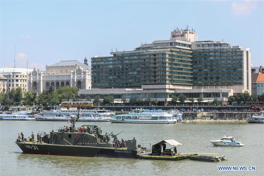 HUNGARY-BUDAPEST-WORLD WAR II BOMB-REMOVAL