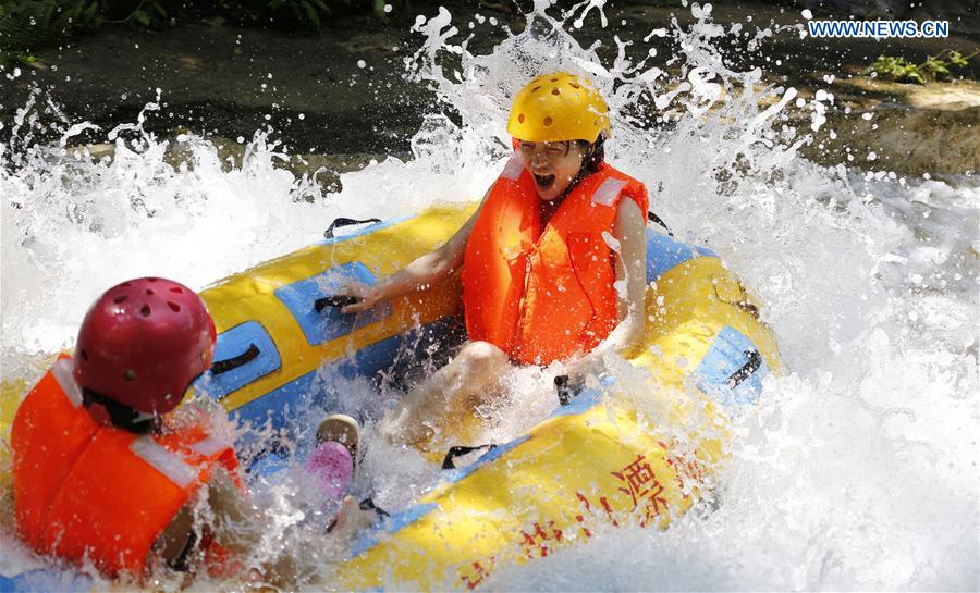 #CHINA-SUMMER-SPLASHING WATER(CN)