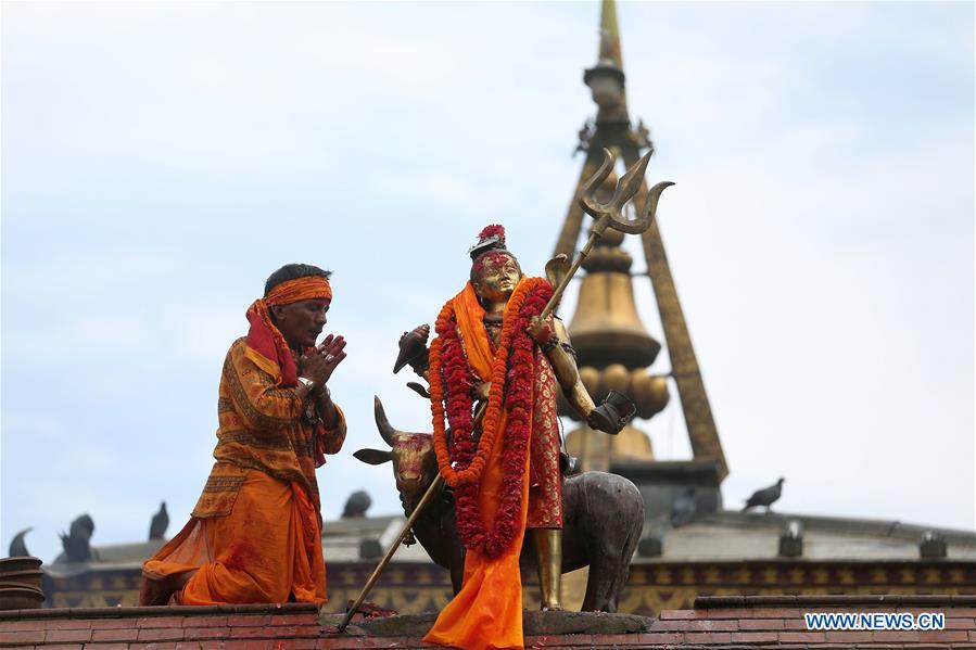 NEPAL-KATHMANDU-SHRAWAN-PRAYERS