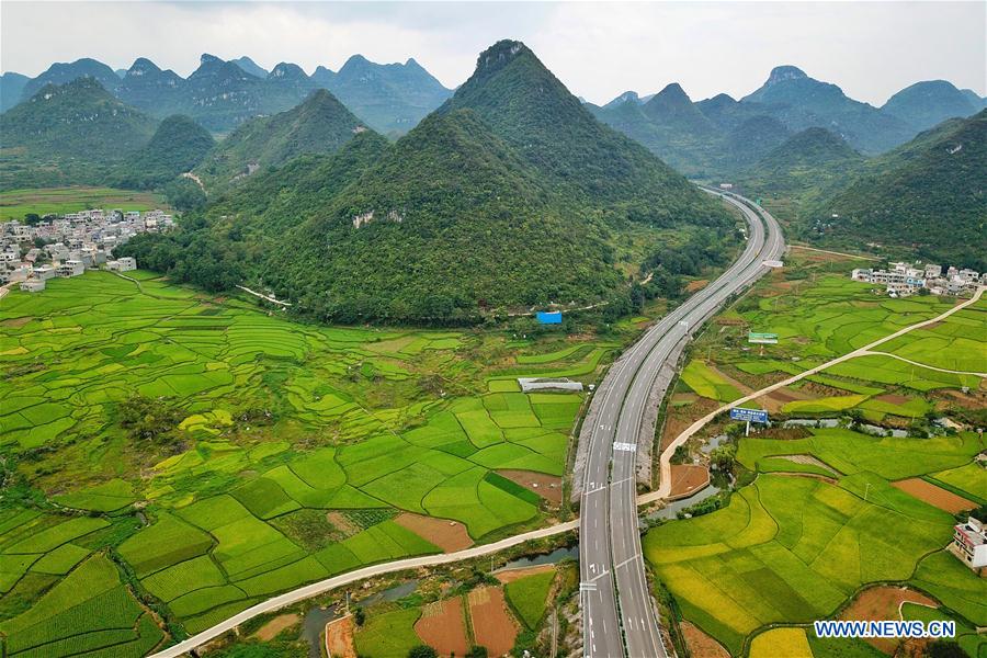 CHINA-GUIZHOU-EXPRESSWAY-VIEW (CN)