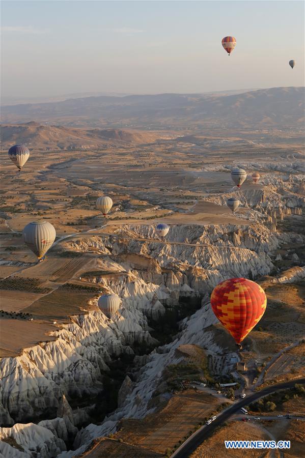 TURKEY-CAPPADOCIA-BALLOON TOUR