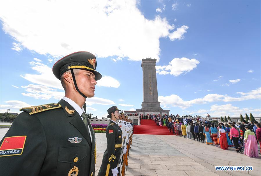 CHINA-BEIJING-MARTYRS' DAY-CEREMONY (CN)