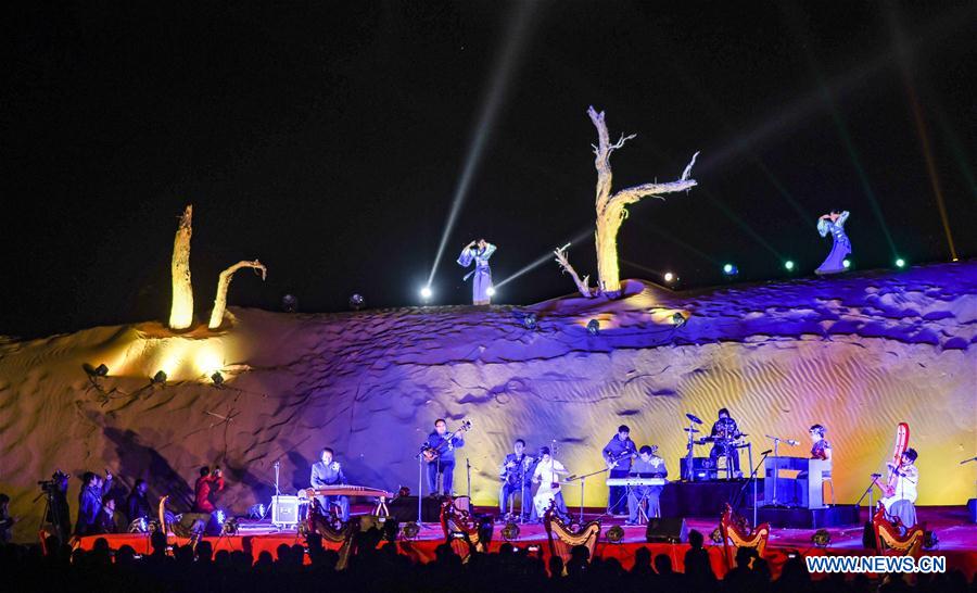 CHINA-XINJIANG-DESERT CONCERT (CN)