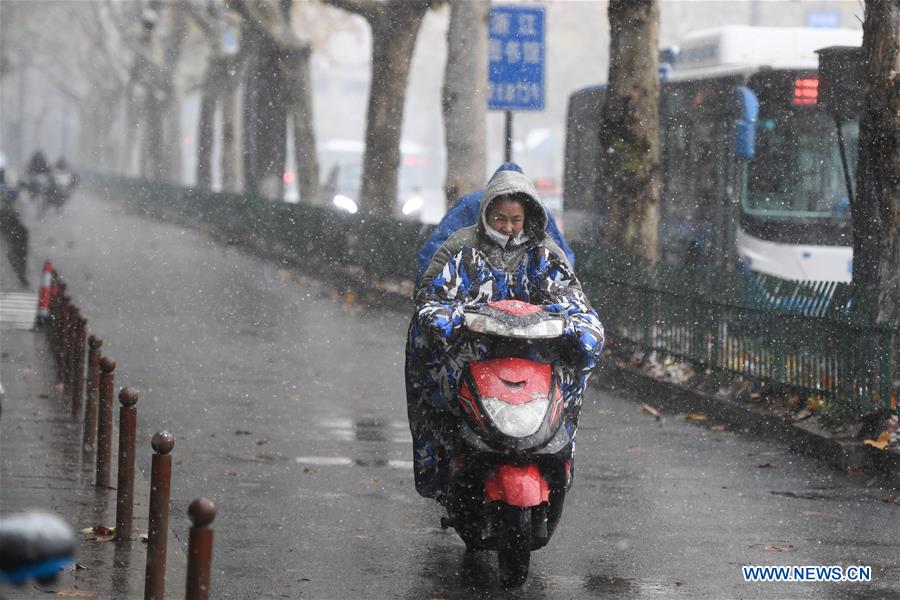 CHINA-ZHEJIANG-HANGZHOU-SNOW (CN)