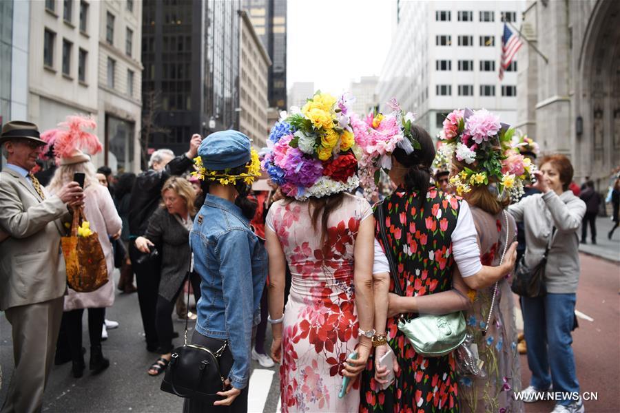 U.S.-NEW YORK-EASTER PARADE-BONNET FESTIVAL