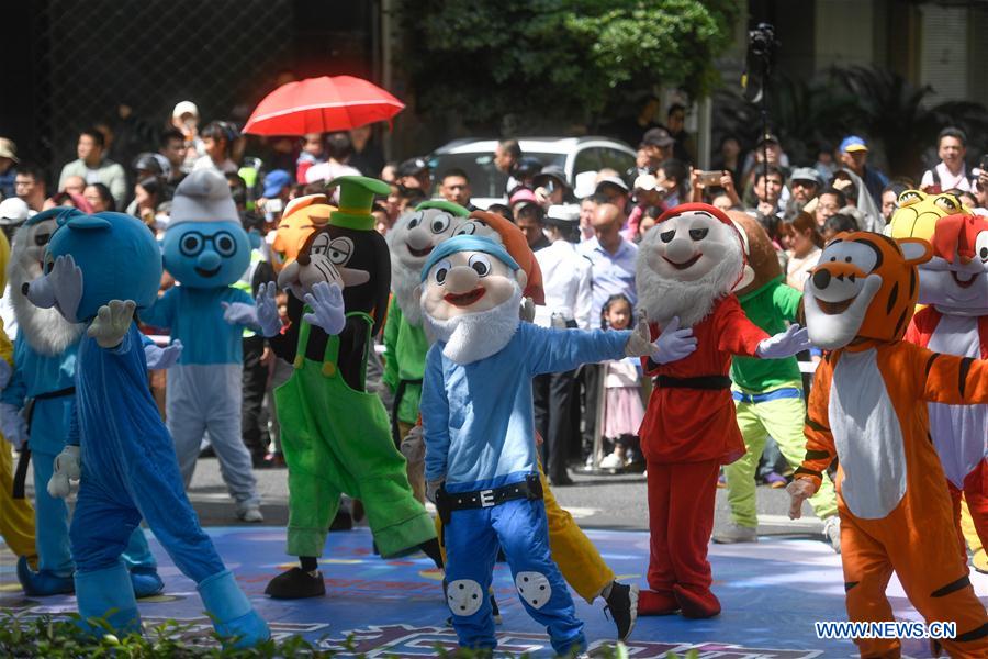 CHINA-HANGZHOU-CARTOON-PARADE (CN)