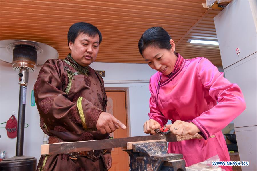 CHINA-JILIN-HORSE HEAD FIDDLE-INHERITOR (CN)