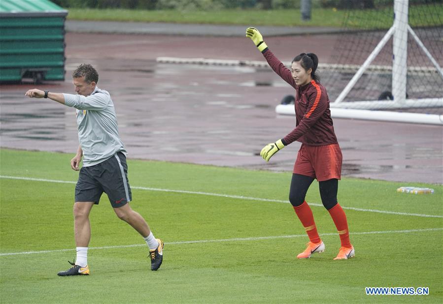 (SP)FRANCE-LE HAVRE-2019 FIFA WOMEN'S WORLD CUP-ROUND OF 16-CHINA-TRAINING SESSION