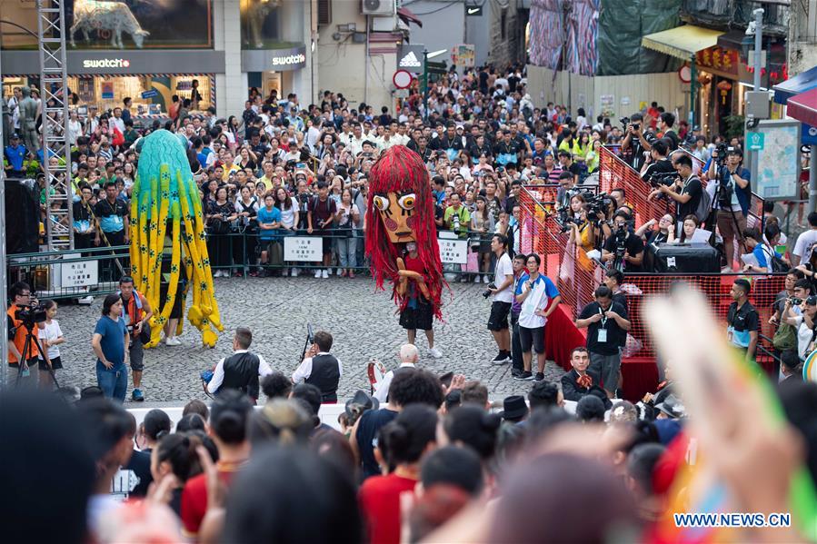 CHINA-MACAO-INT'L YOUTH DANCE FESTIVAL-PARADE (CN)