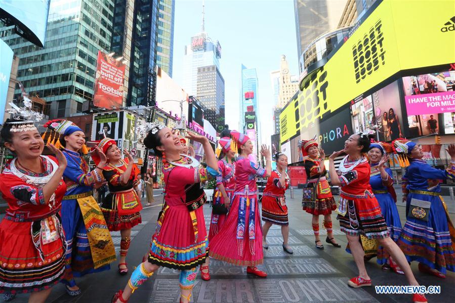 U.S.-NEW YORK-TIMES SQUARE-CHINESE FOLK SONG