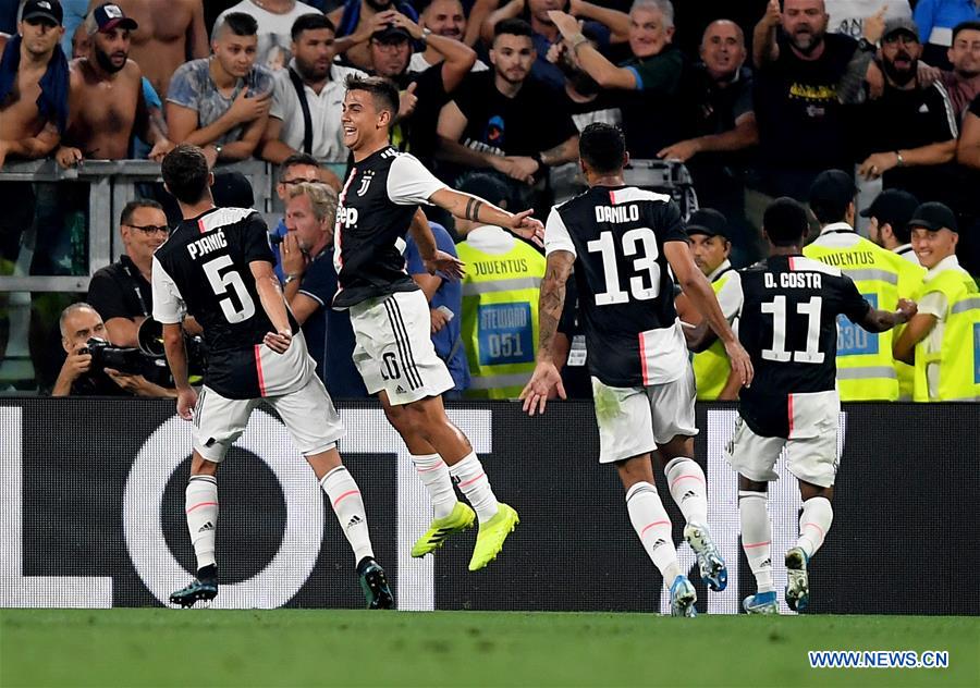 (SP)ITALY-TURIN-SOCCER-SERIE A-JUVENTUS-TROPHY CEREMONY