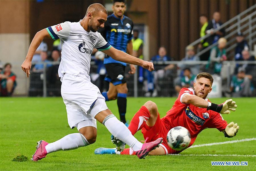 (SP)GERMANY-PADERBORN-SOCCER-BUNDESLIGA-SCHALKE 04 VS PADERBORN