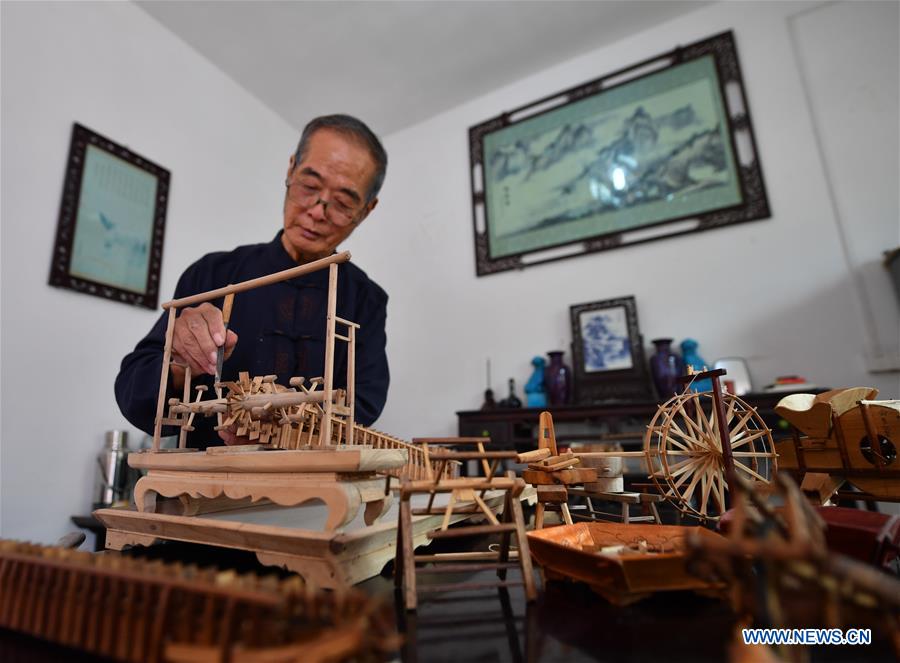 CHINA-JIANGXI-CRAFTSMANSHIP-FARM TOOL-MINIATURES (CN)