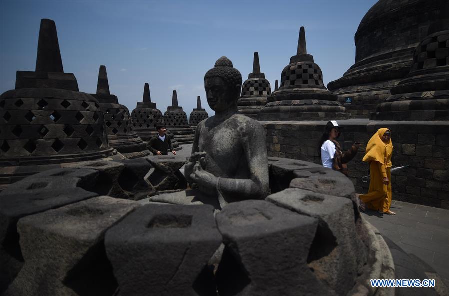 INDONESIA-CENTRAL JAVA-BOROBUDUR TEMPLE