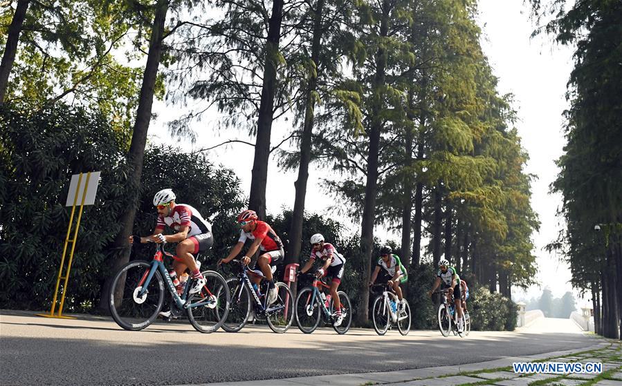 (SP)CHINA-WUHAN-7TH MILITARY WORLD GAMES-CYCLING ROAD