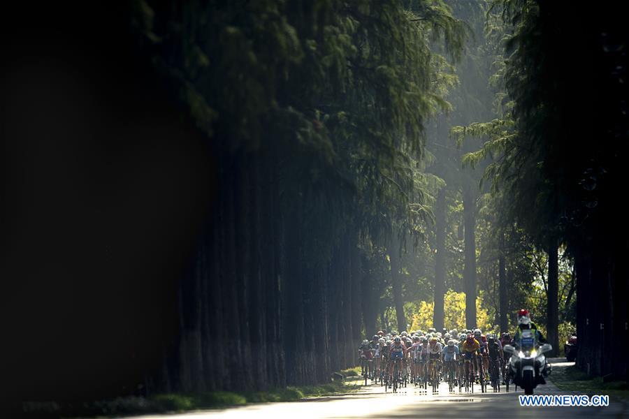 (SP)CHINA-WUHAN-7TH MILITARY WORLD GAMES-CYCLING ROAD