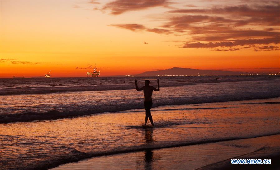 U.S.-CALIFORNIA-HUNTINGTON BEACH-SUNSET