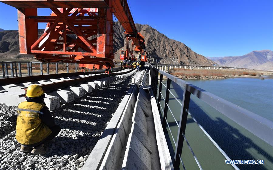 CHINA-TIBET-LHASA-NYINGCHI RAILWAY-BRIDGE-RAIL LAYING-COMPLETION (CN)