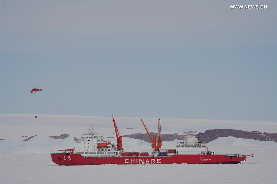 (EyesonSci)CHINA-ICEBREAKERS-ANTARCTIC EXPEDITION-UNLOADING CARGOS