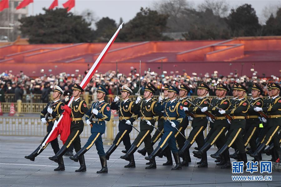 （社會(huì)）（2）人民解放軍首次執(zhí)行天安門廣場(chǎng)升國(guó)旗任務(wù)