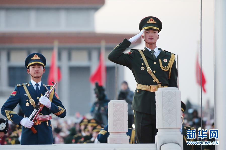 （社會(huì)）（4）人民解放軍首次執(zhí)行天安門廣場(chǎng)升國旗任務(wù) 