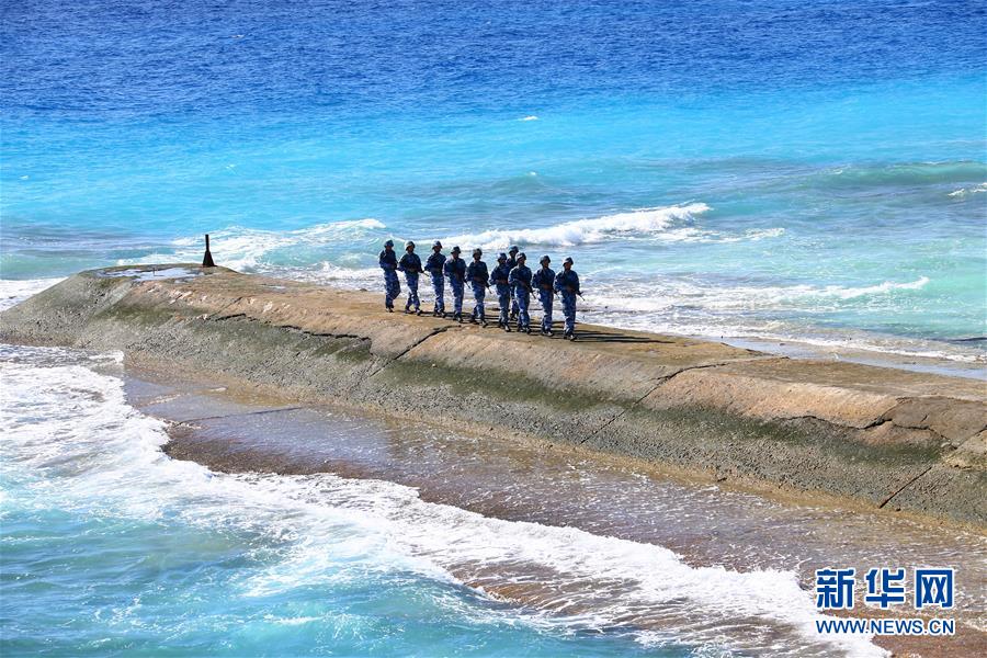 （新華全媒頭條·圖文互動）（10）沿著中國特色強軍之路闊步前進——黨中央、中央軍委領(lǐng)導(dǎo)推進國防和軍隊建設(shè)70年紀實