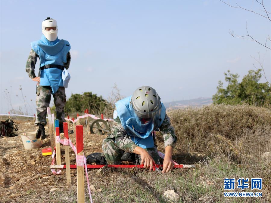 （新華全媒頭條·圖文互動）（12）沿著中國特色強軍之路闊步前進——黨中央、中央軍委領(lǐng)導(dǎo)推進國防和軍隊建設(shè)70年紀實