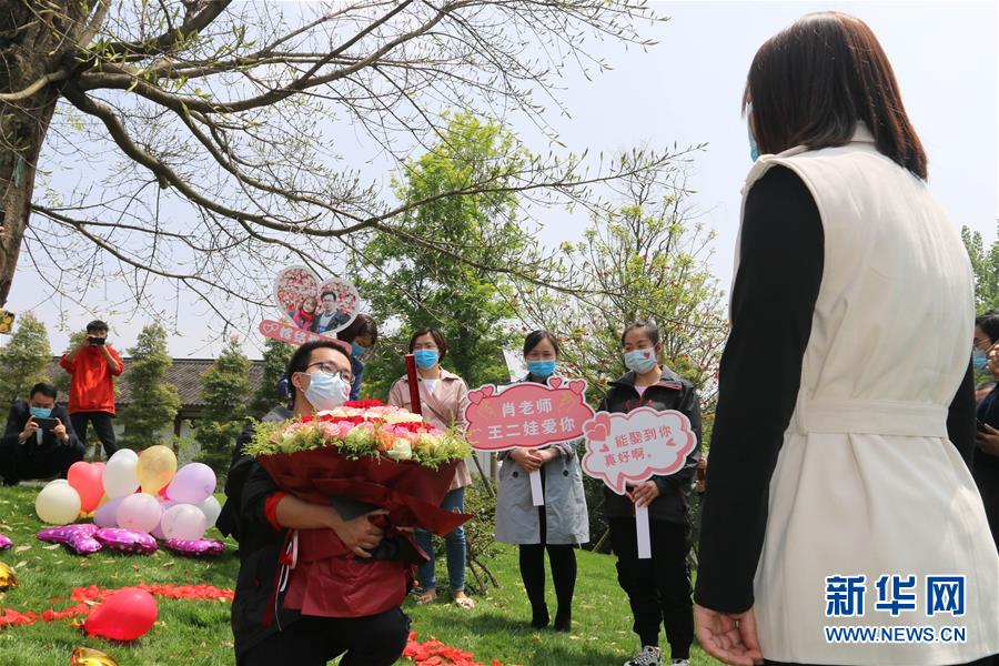 （新華全媒頭條·圖文互動）（13）“我看不見你的樣子，但我知道你是誰”——寫在國際護士節來臨之際