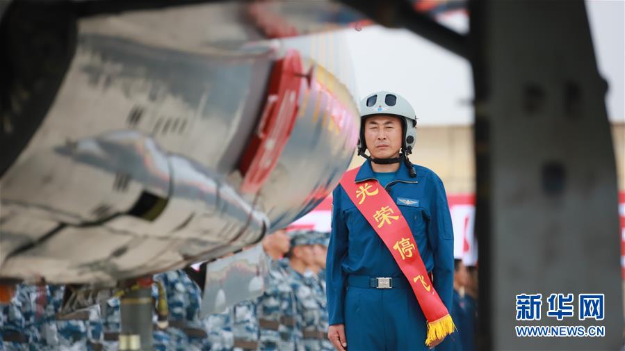 （圖文互動）（7）5290小時！中國空軍殲擊機飛行紀錄保持者光榮停飛