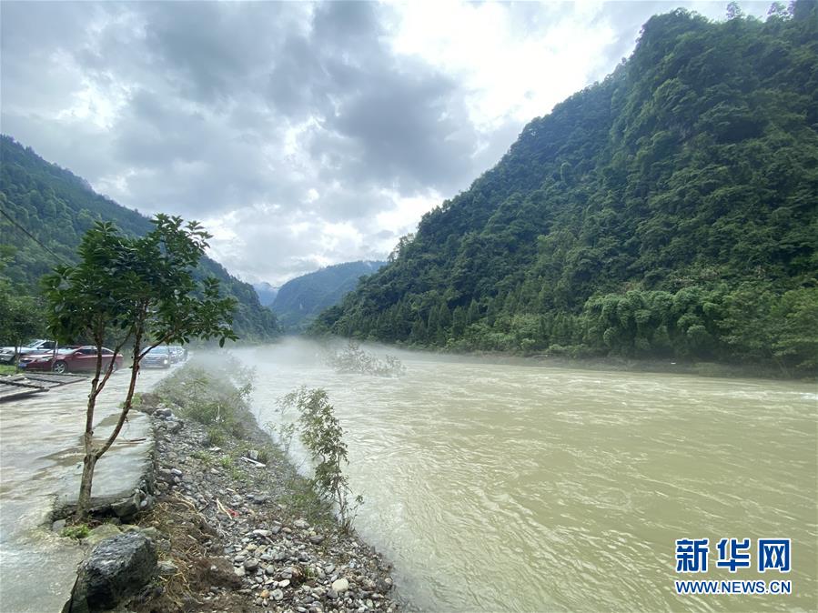 （防汛抗洪·圖文互動）（1）山洪襲來前，澧水河畔大轉(zhuǎn)移