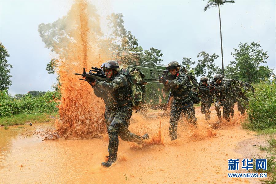 （圖文互動）（4）守護(hù)平安的“鋼刀傳人”——記武警云南總隊某支隊機(jī)動一中隊