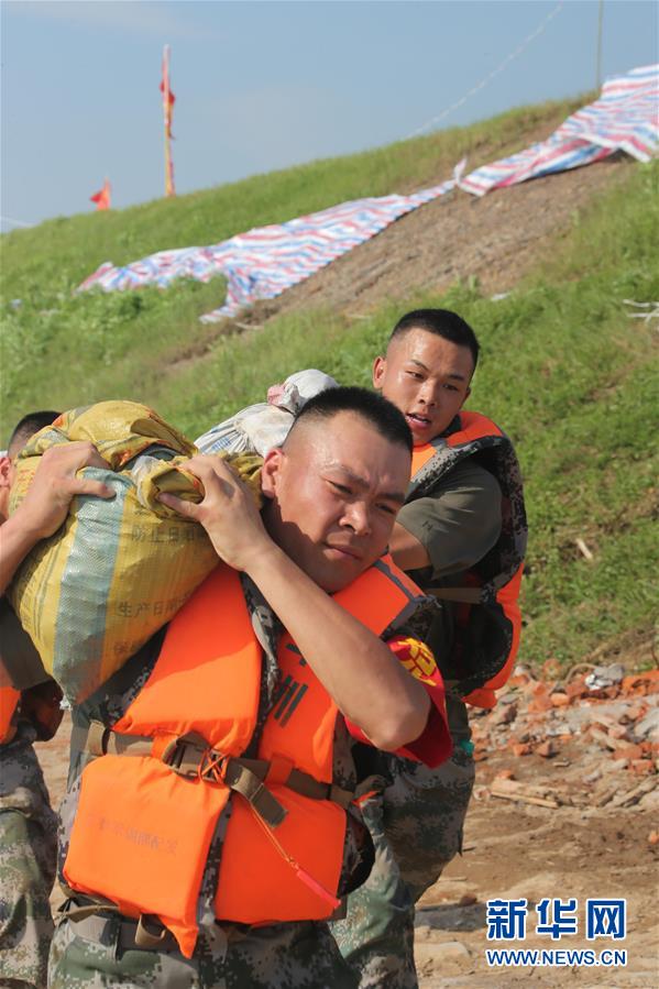 （在習(xí)近平強(qiáng)軍思想指引下·我們在戰(zhàn)位報(bào)告·圖文互動(dòng)）（1）陸軍第71集團(tuán)軍某旅“王杰班”：做新時(shí)代王杰式好戰(zhàn)士