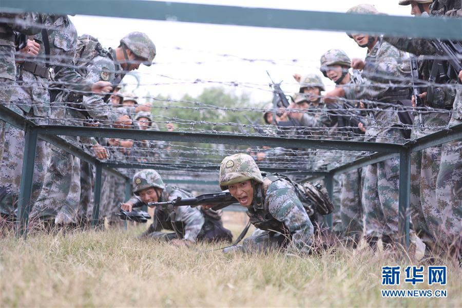 （在習(xí)近平強(qiáng)軍思想指引下·我們?cè)趹?zhàn)位報(bào)告·圖文互動(dòng)）（3）千里移防，鐵心跟黨走——南部戰(zhàn)區(qū)陸軍第75集團(tuán)軍某紅軍旅政治建軍、練兵備戰(zhàn)記事