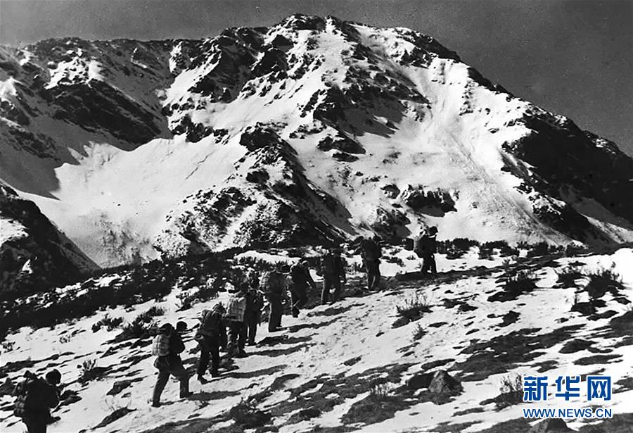 （自信中國·70年啟示錄·圖文互動）（5）富國強(qiáng)軍筑長城——從壯闊70年看中國強(qiáng)軍