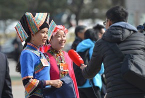 與會的女代表委員們