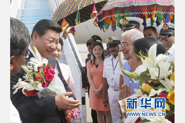 9月17日，國家主席習(xí)近平抵達(dá)古吉拉特邦艾哈邁達(dá)巴德市，開始對印度進(jìn)行國事訪問。 新華社記者 鞠鵬 攝