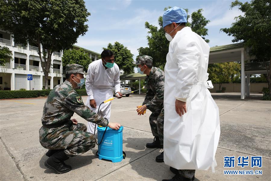 （國際疫情·圖文互動）（2）通訊：幫助“巴鐵”渡過疫情難關——記解放軍抗疫專家組在巴戰“疫”